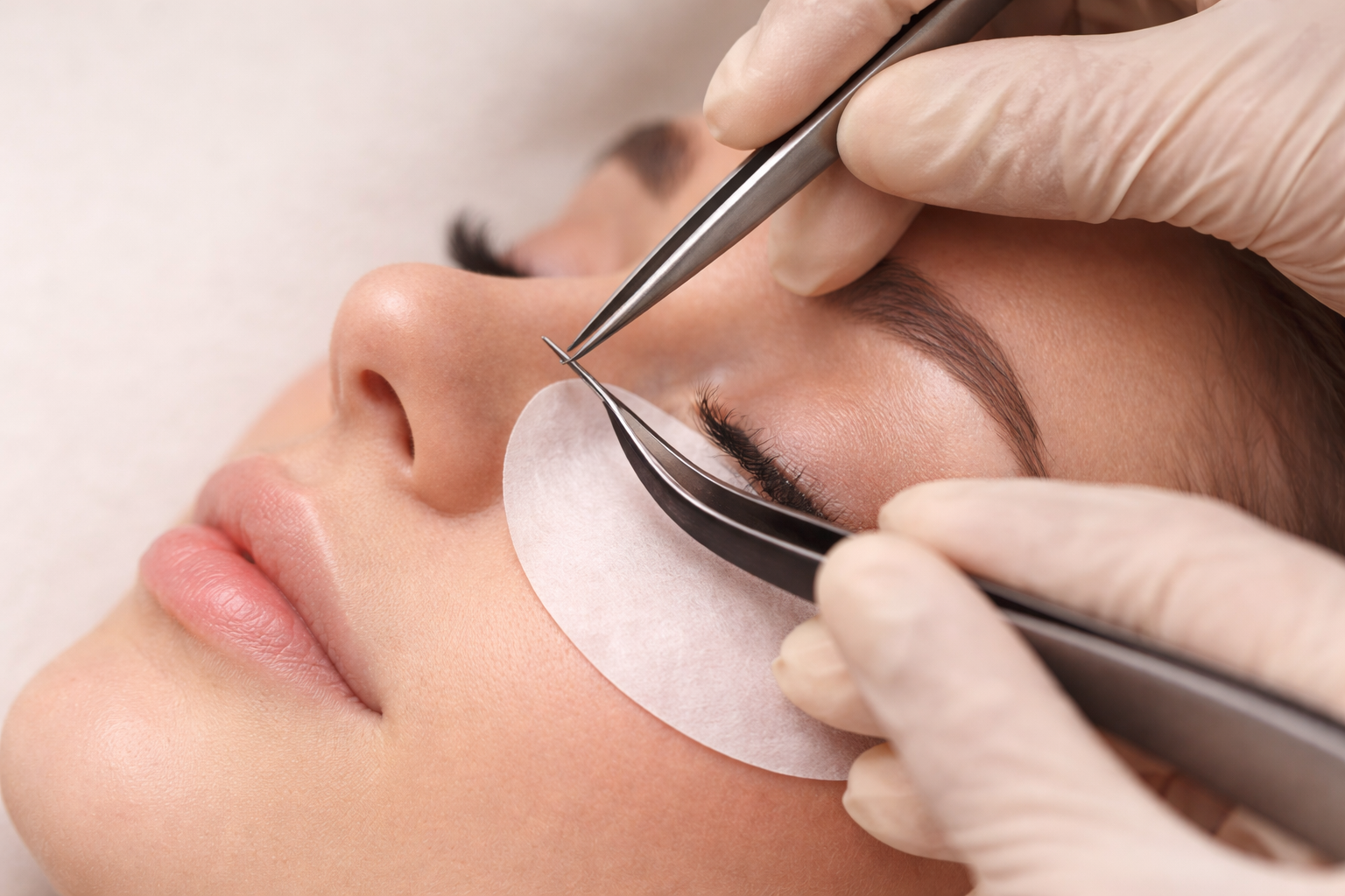 Klassische Wimpernverlängerung